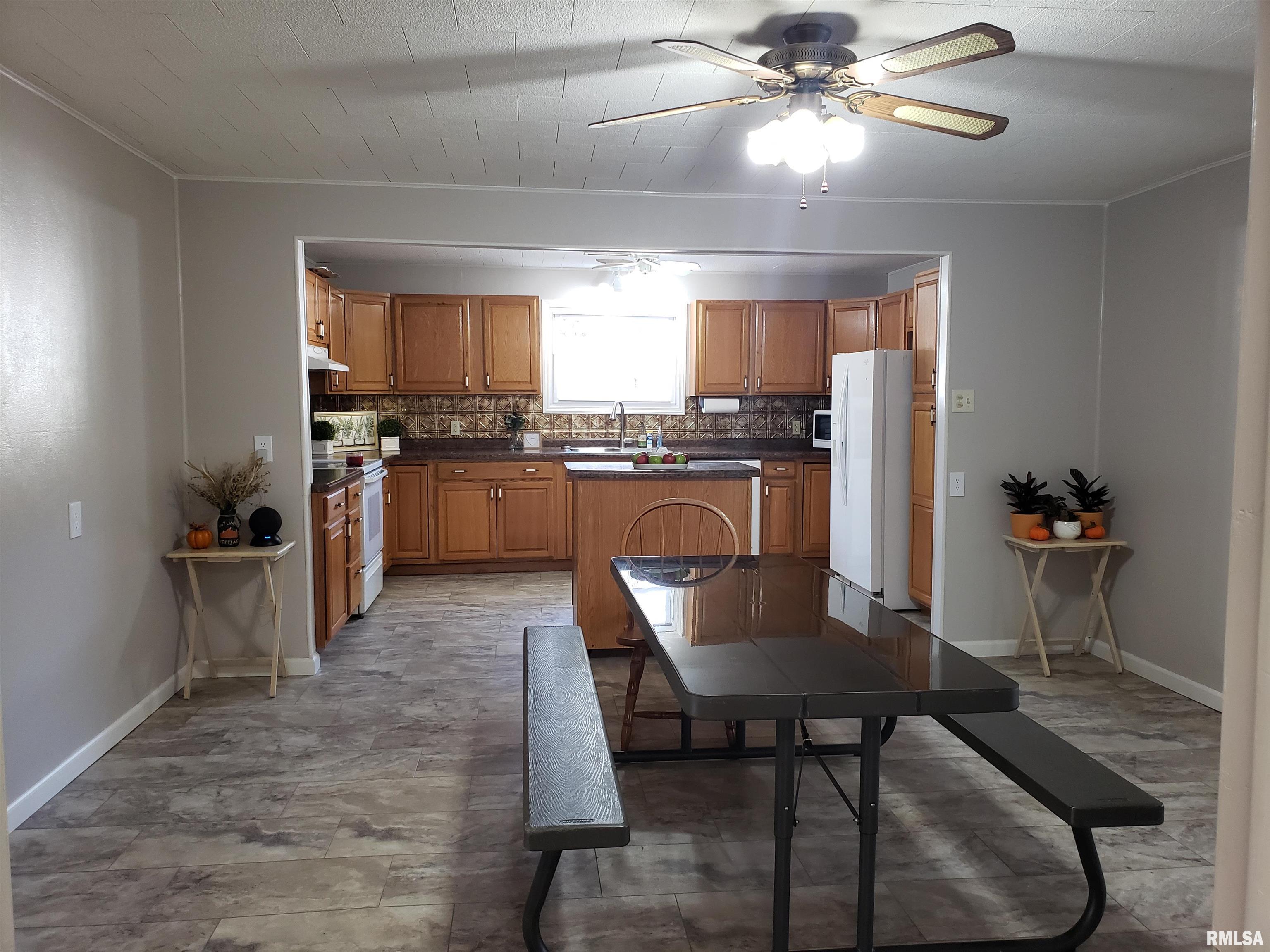 132 Ozark Road Stonefort, IL 62987 - Photo 7 of 78 Gallery Image 7