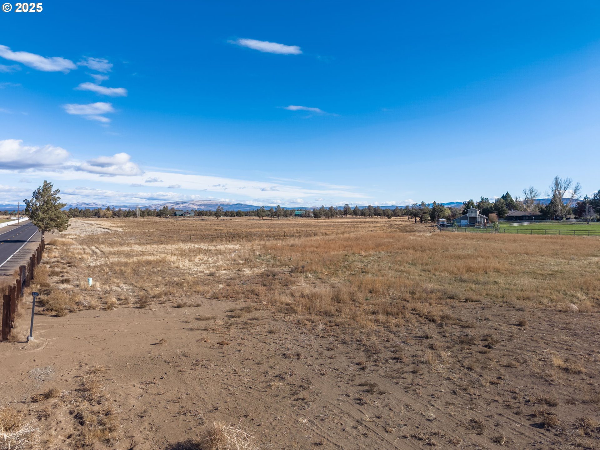 23755 Dodds Road Bend, OR 97701 - Photo 14 of 21