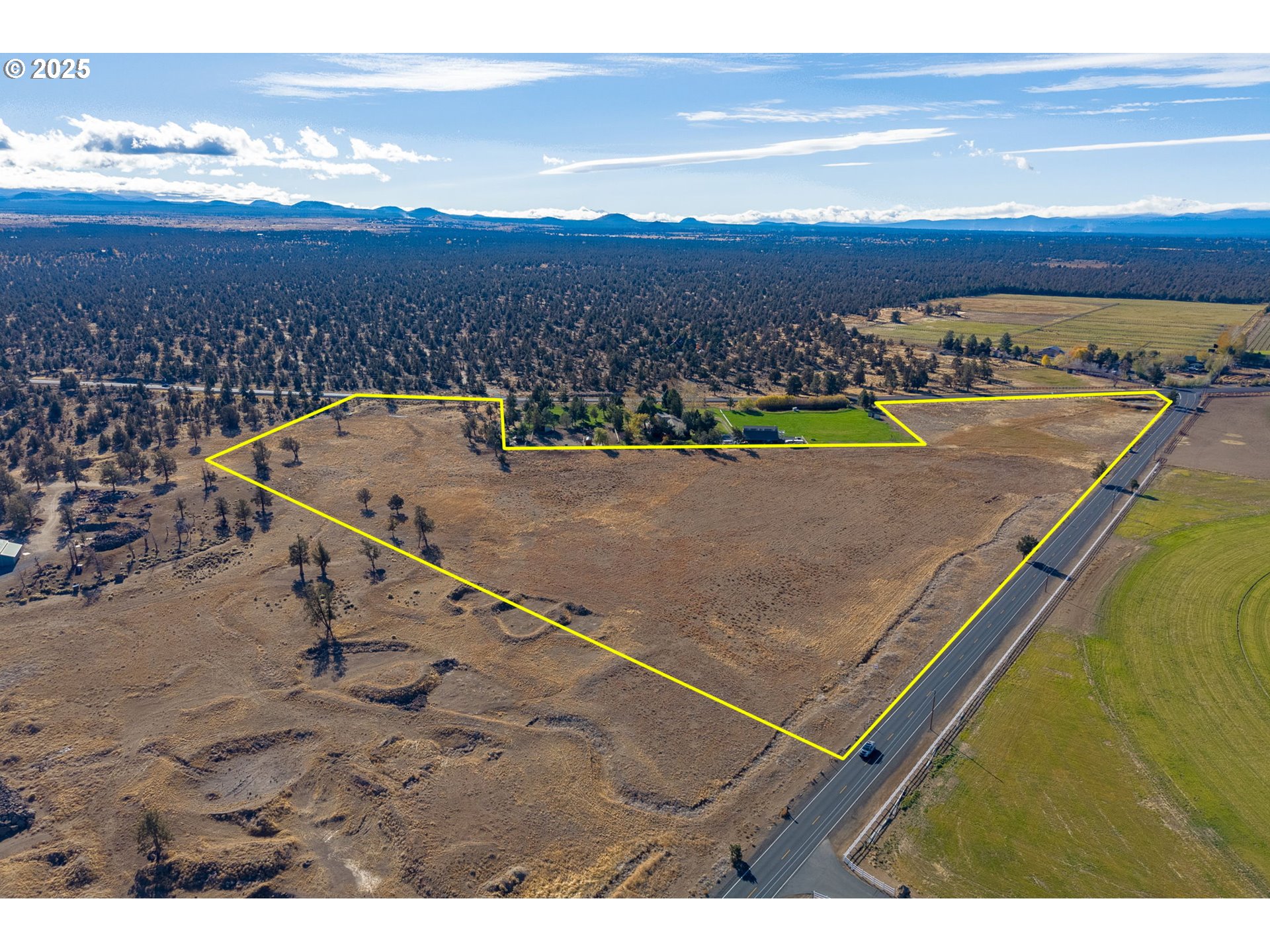 23755 Dodds Road Bend, OR 97701 - Photo 4 of 21