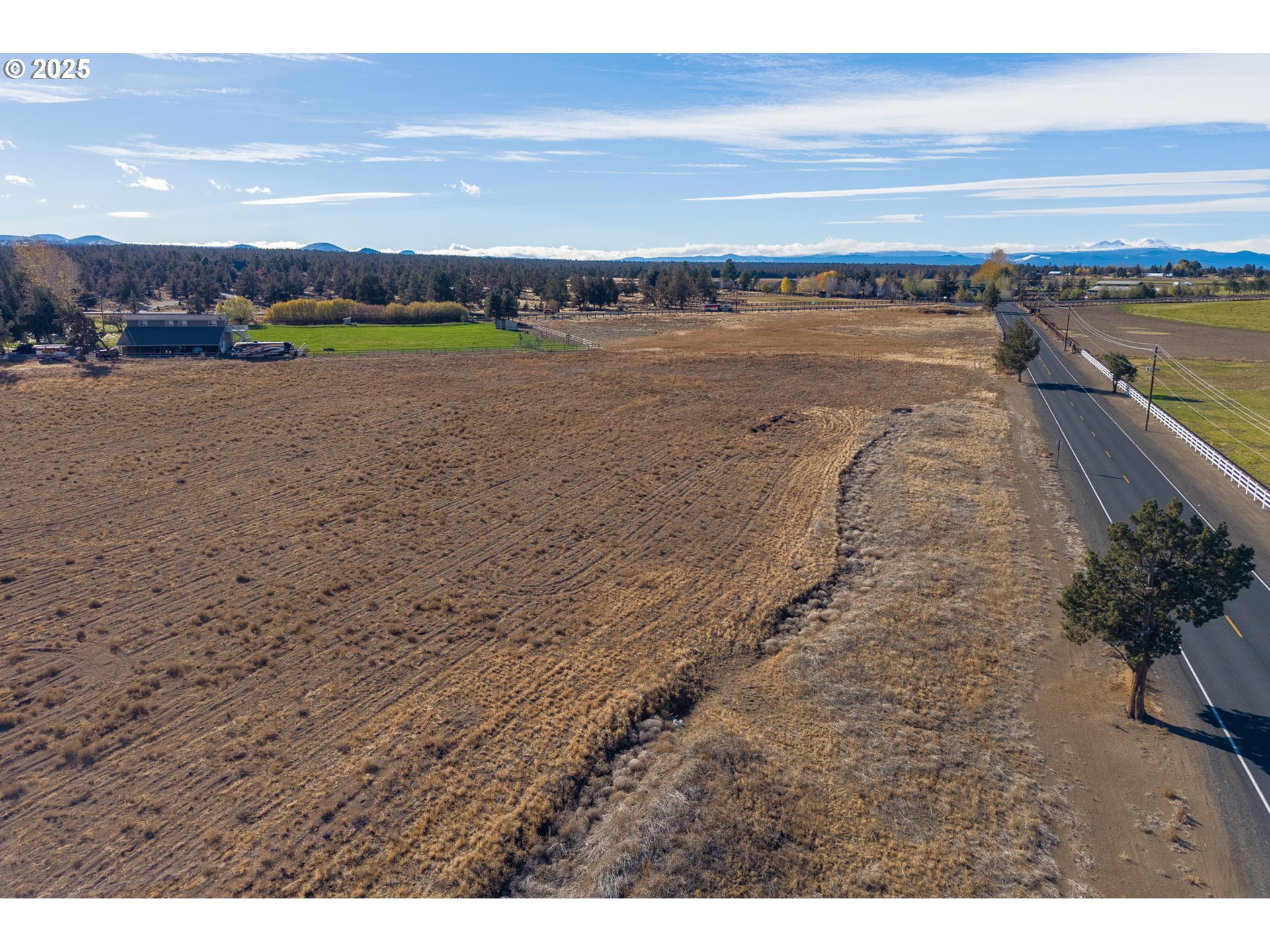 23755 Dodds Road Bend, OR 97701 - Photo 8 of 21