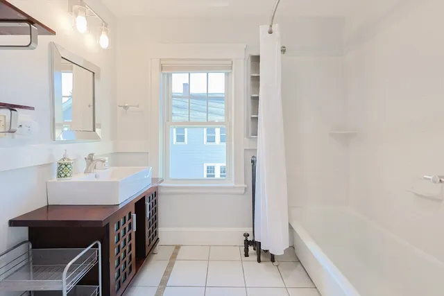 $2,900 | 120 Warwick Road, Unit 120, Newton, MA 02465