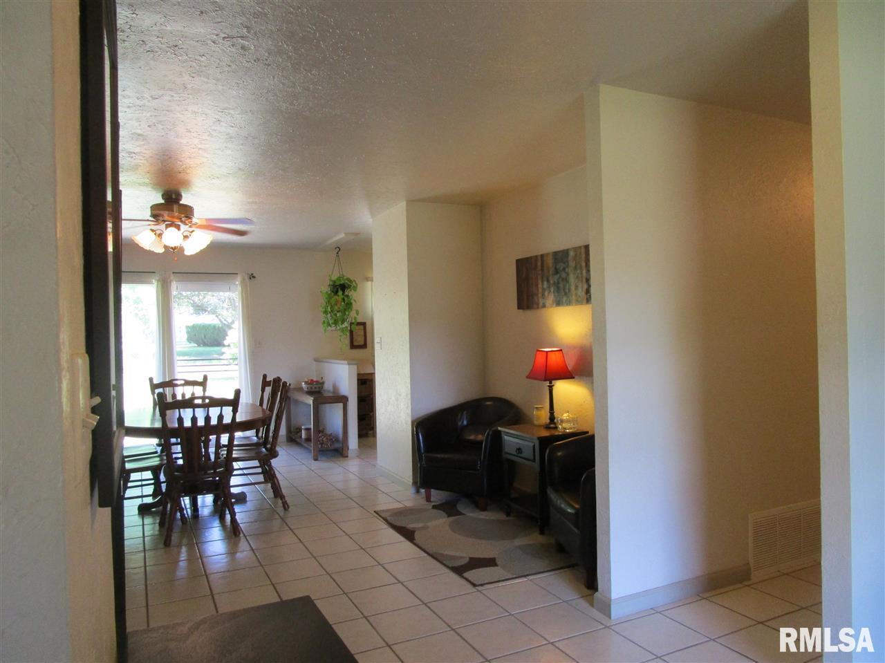 115 Lincoln Road Canton, IL 61520 - Photo 5 of 36 Gallery Image 5