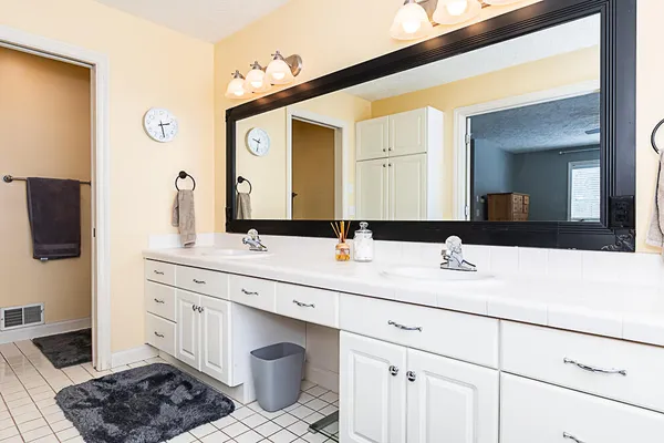 $785,000 | 8551 Old Stone Circle, Kalamazoo, MI 49009