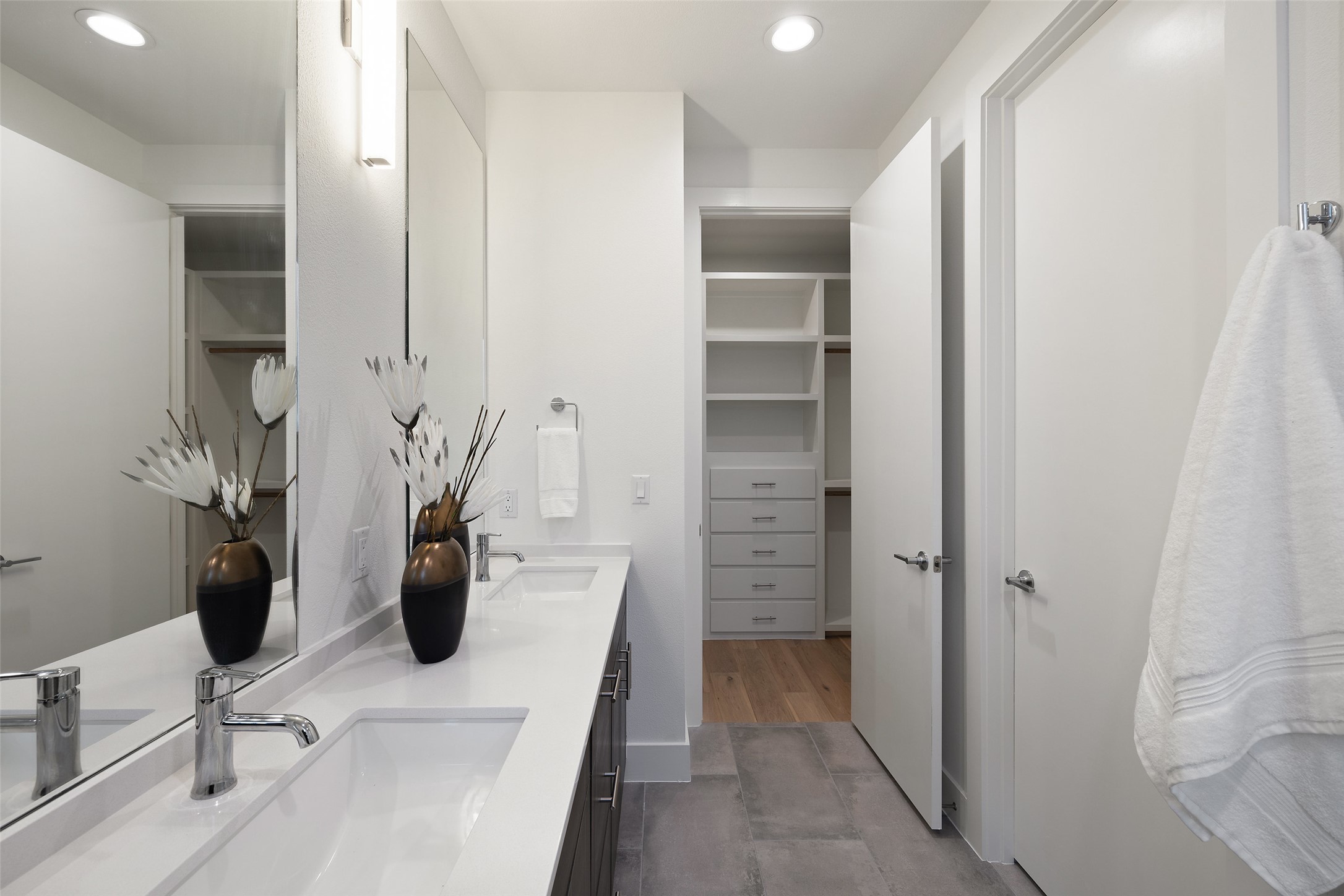 900 South 2nd Street, Unit 20 Austin, TX 78704 - Photo 40 of 40 wooden floor with table and chairs