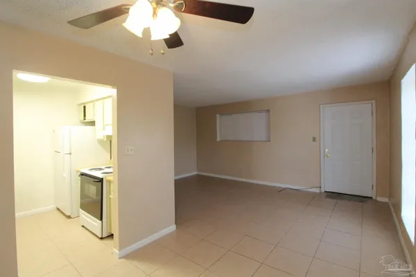 $1,095 | 600 Scenic Highway, Unit 309, Pensacola, FL 32503