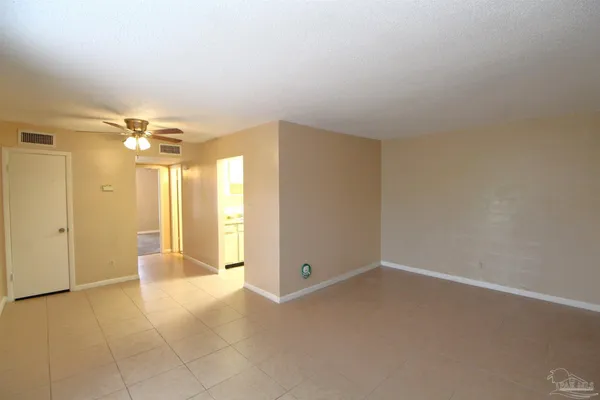 $1,095 | 600 Scenic Highway, Unit 309, Pensacola, FL 32503