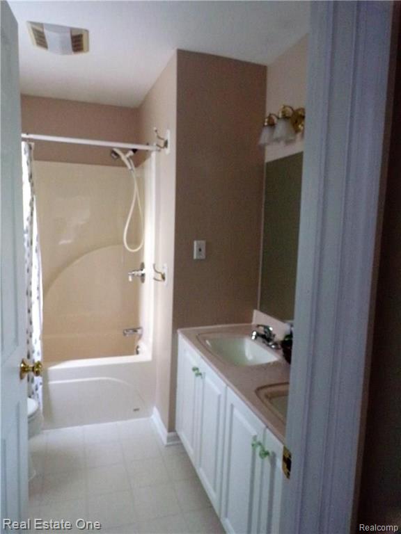 1233 School Road Rochester Hills, MI 48307 - Photo 14 of 28
