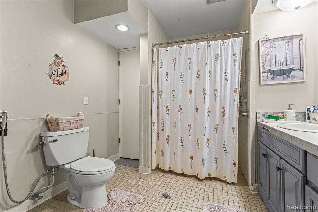 6429 North Beech Daly Road Dearborn Heights, MI 48127 - Photo 22 of 33