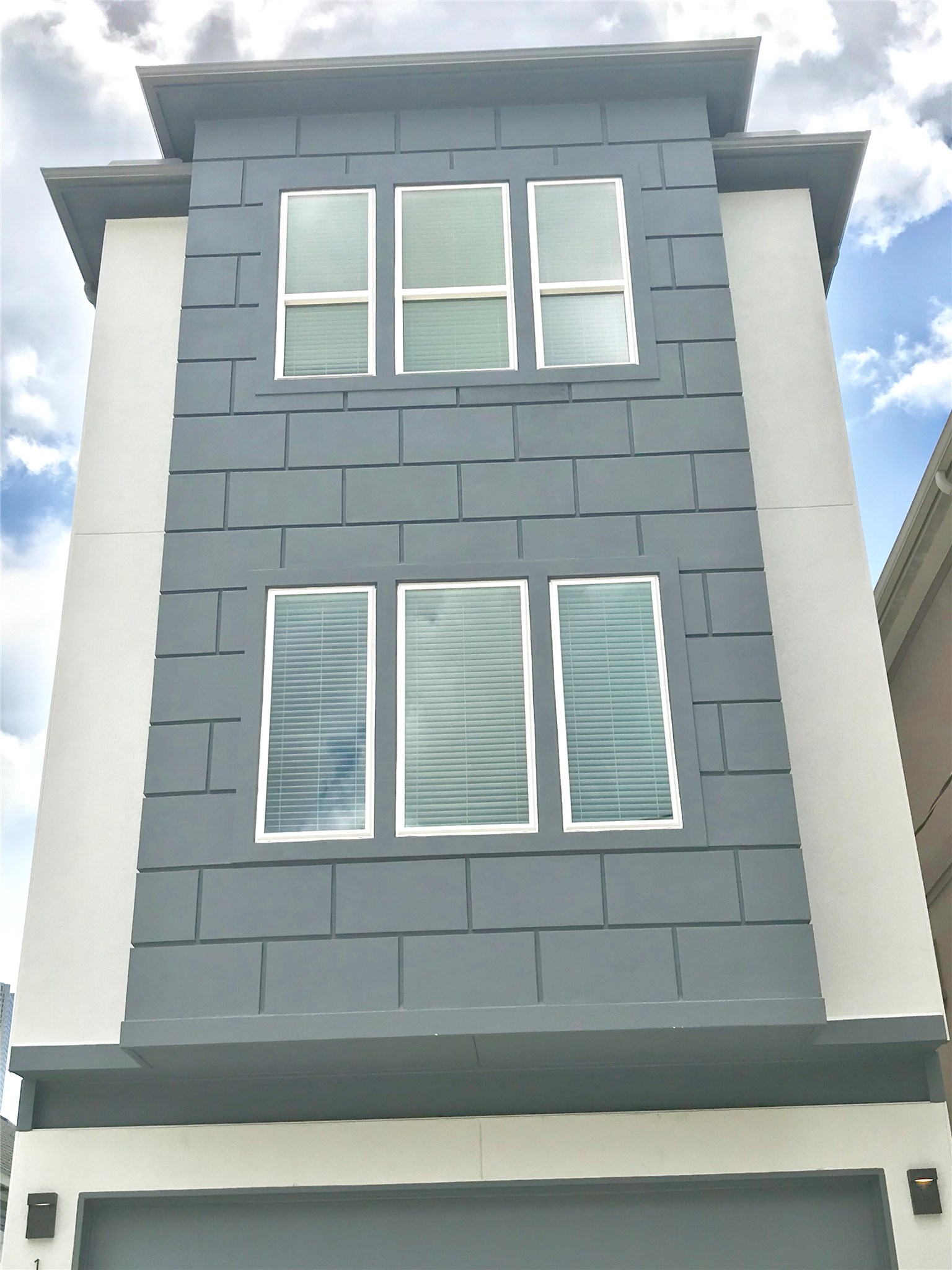 Wonderful freestanding home in First Ward!!!