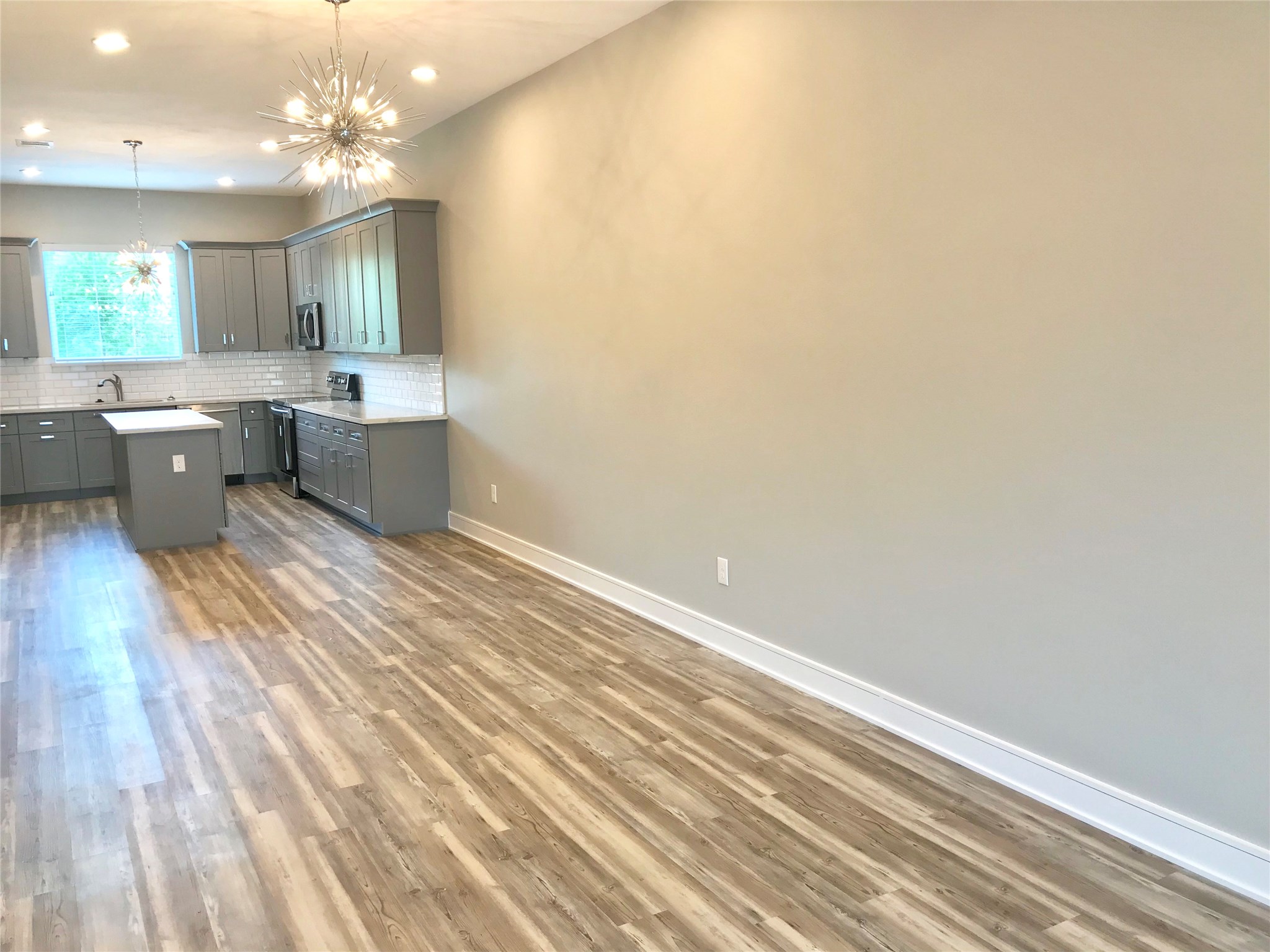 1111 Edwards Street Houston, TX 77007 - Photo 12 of 50 Natural light!!