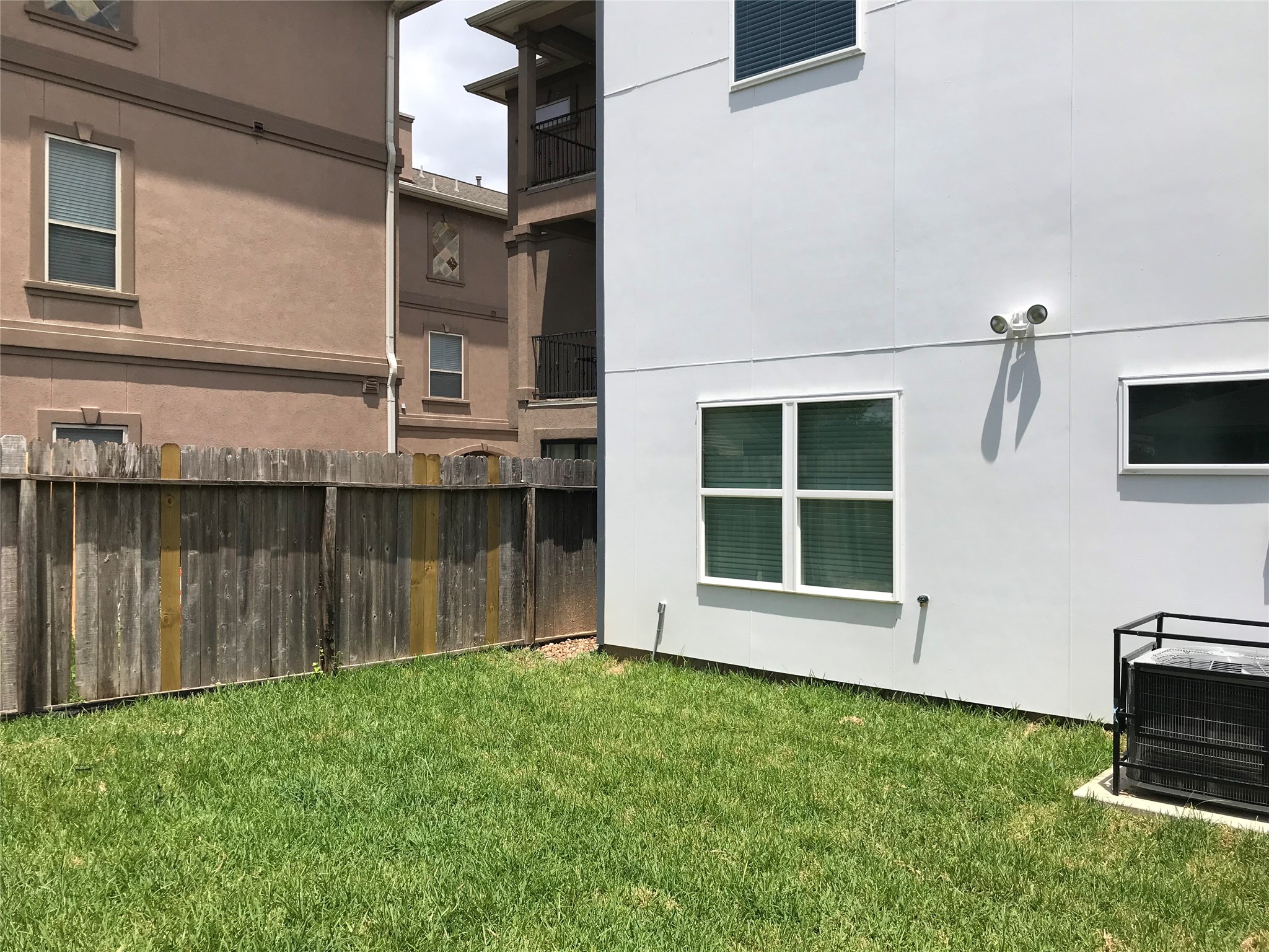 1111 Edwards Street Houston, TX 77007 - Photo 32 of 50 Great backyard space!