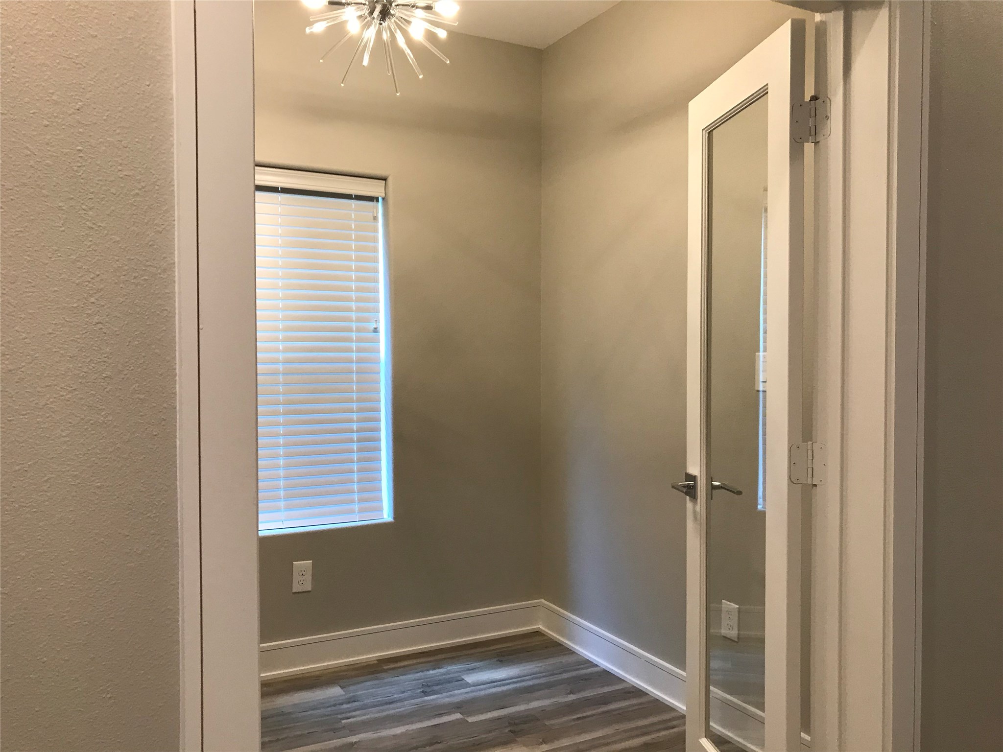 1111 Edwards Street Houston, TX 77007 - Photo 5 of 50 First story room would make a great study or guest room!!