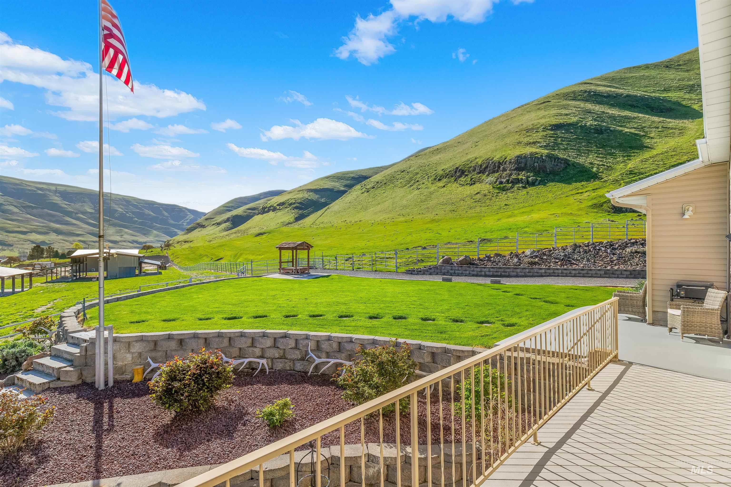 11056 Snake River Road Asotin, WA 99402 - Photo 37 of 50 Mountain view with rural landscape