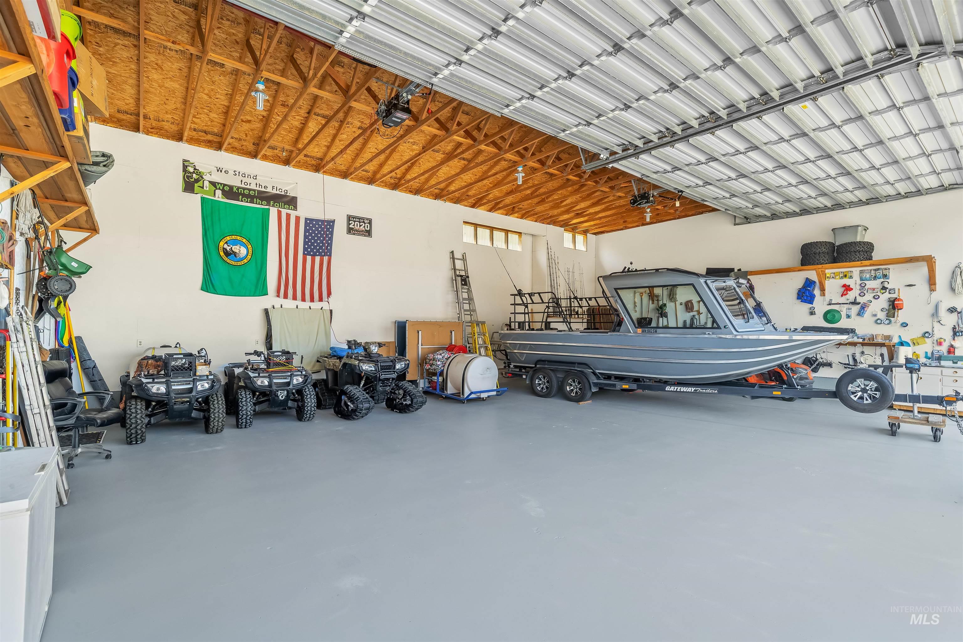 11056 Snake River Road Asotin, WA 99402 - Photo 38 of 50 Garage featuring fridge