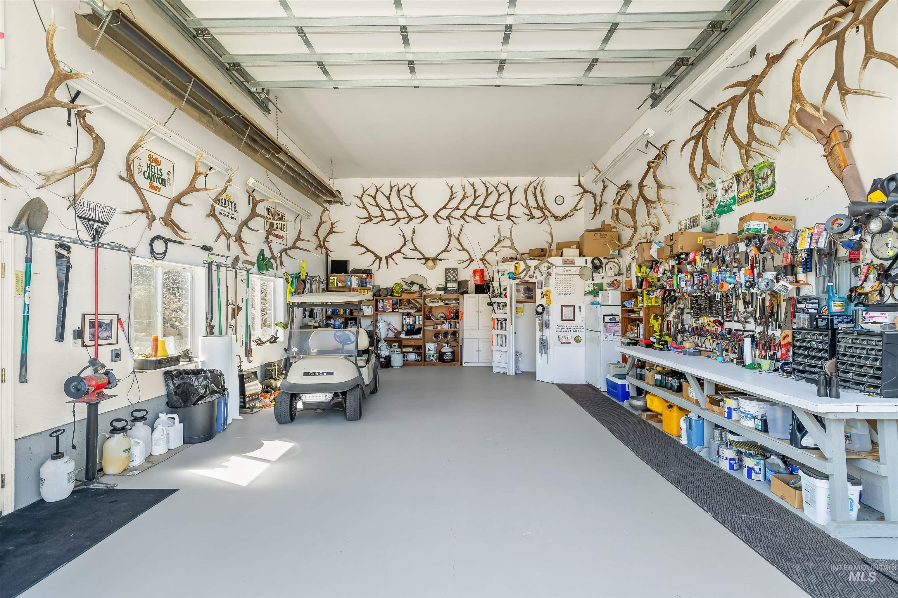 11056 Snake River Road Asotin, WA 99402 - Photo 39 of 50 Garage featuring a workshop area
