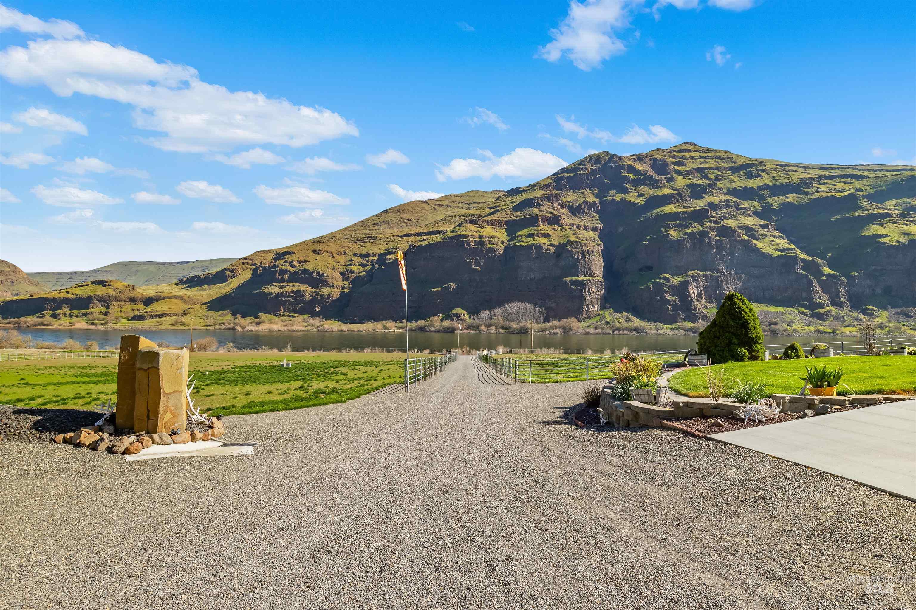 11056 Snake River Road Asotin, WA 99402 - Photo 49 of 50 View of mountain backdrop featuring rural landscape