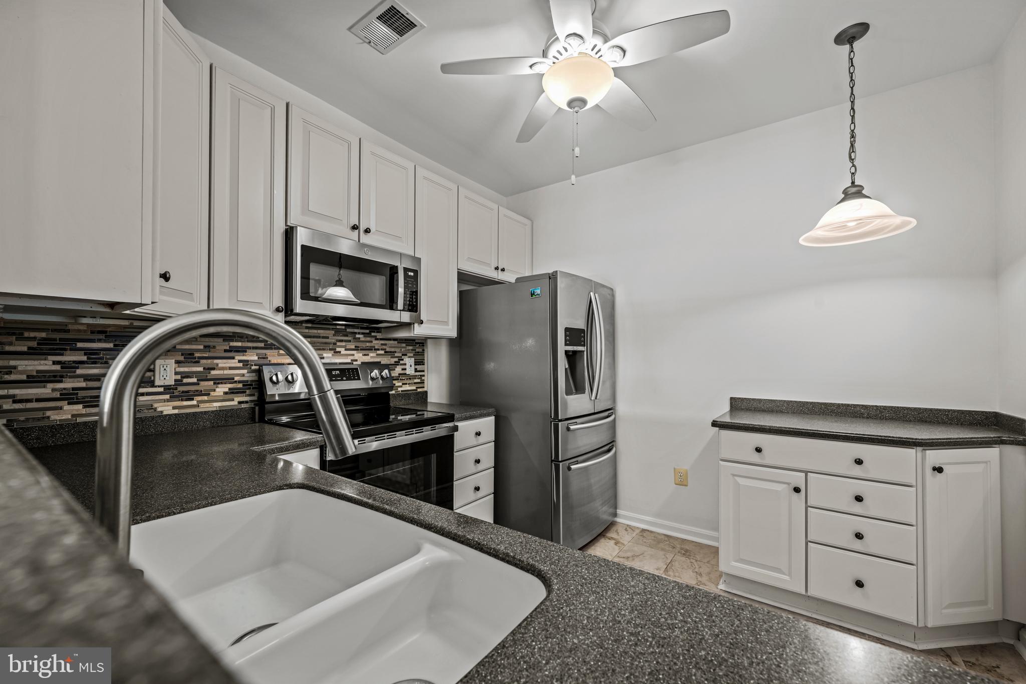 7335 Brookview Road, Unit 104 Elkridge, MD 21075 - Photo 9 of 48 Kitchen