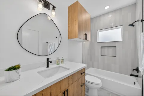 $419,000 | 305 Marcella Street, Unit C, Houston, TX 77091