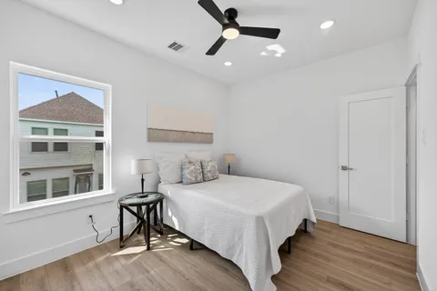 $419,000 | 305 Marcella Street, Unit C, Houston, TX 77091