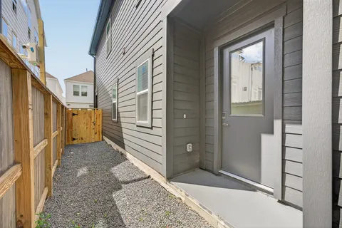 $419,000 | 305 Marcella Street, Unit C, Houston, TX 77091