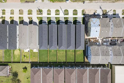 $419,000 | 305 Marcella Street, Unit C, Houston, TX 77091