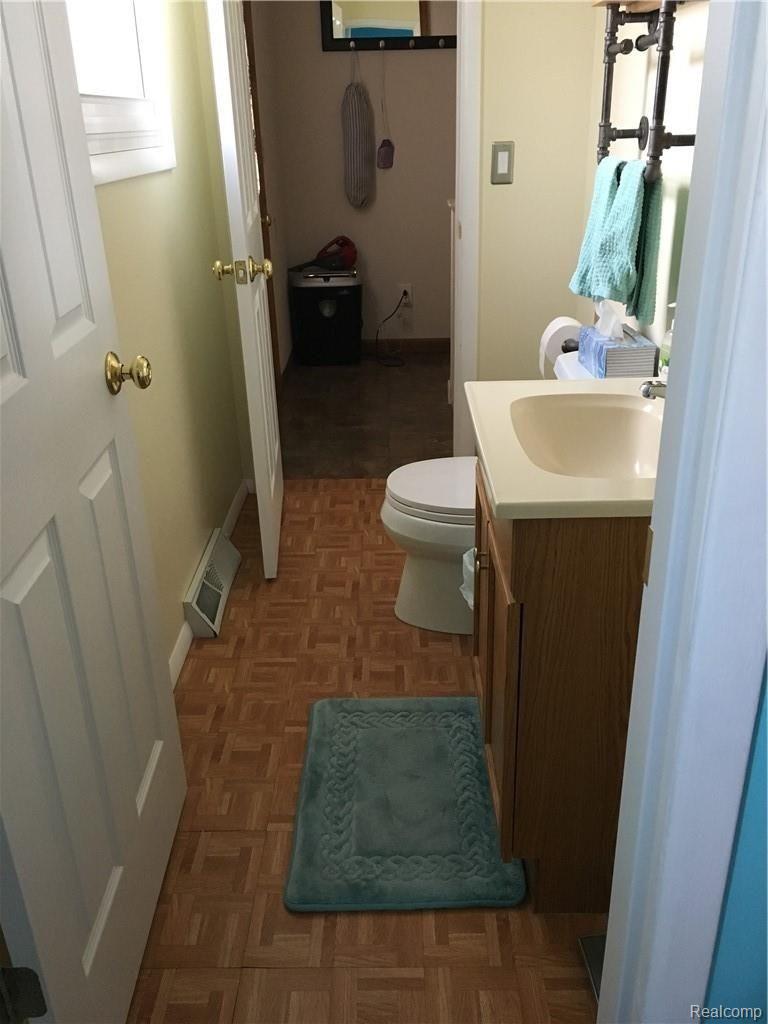14391 South Duffield Road Byron, MI 48418 - Photo 13 of 16 Half Bath .JPG