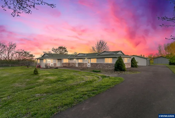 $899,900 | 10418 Champoeg Road Northeast, Aurora, OR 97002