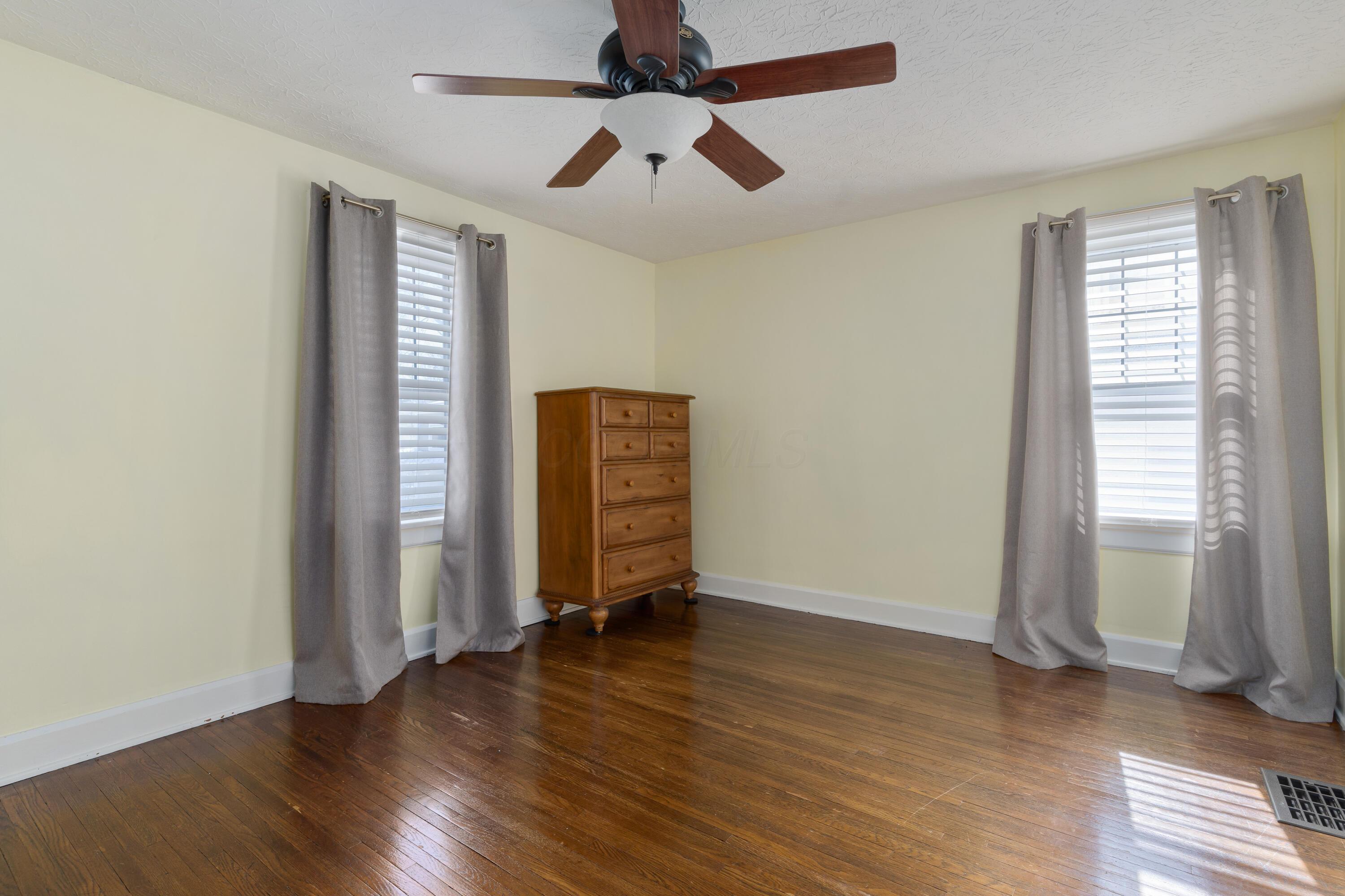 984 South Cassingham Road Columbus, OH 43209 - Photo 21 of 38 984 S Cassingham_25