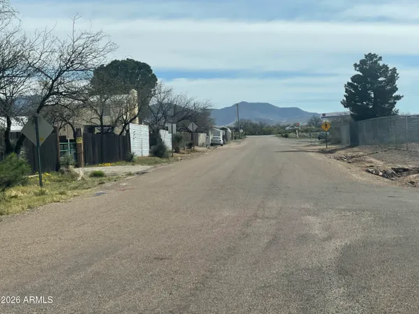 $22,947 | 121 North Oak Drive, Benson, AZ 85602