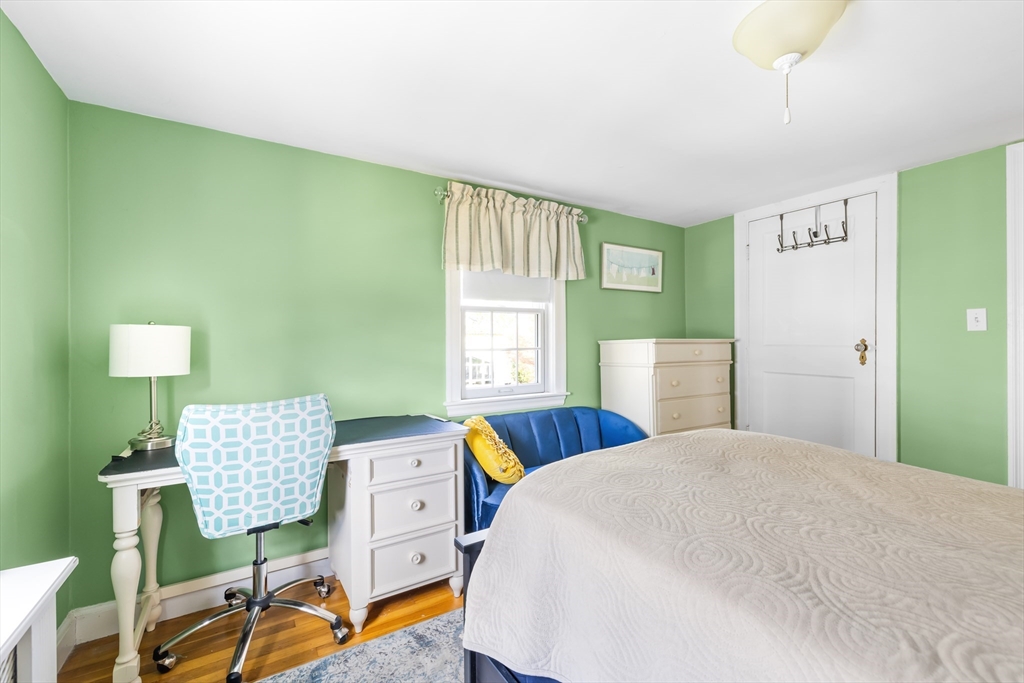 98 Cherry Street Newton, MA 02465 - Photo 14 of 24