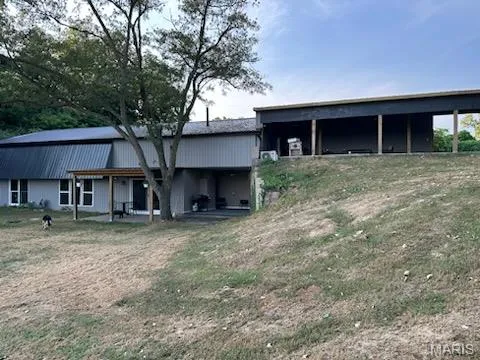 $395,000 | 200 Rebecca Lane, Chester, IL 62233