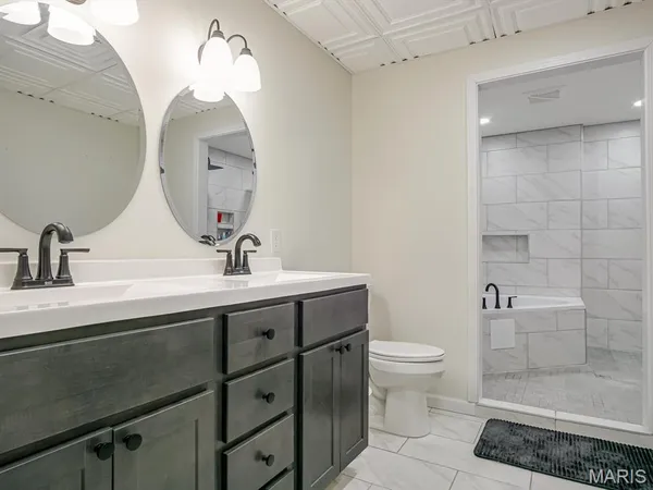 $370,000 | 200 Rebecca Lane, Chester, IL 62233