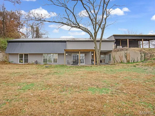 $389,000 | 200 Rebecca Lane, Chester, IL 62233