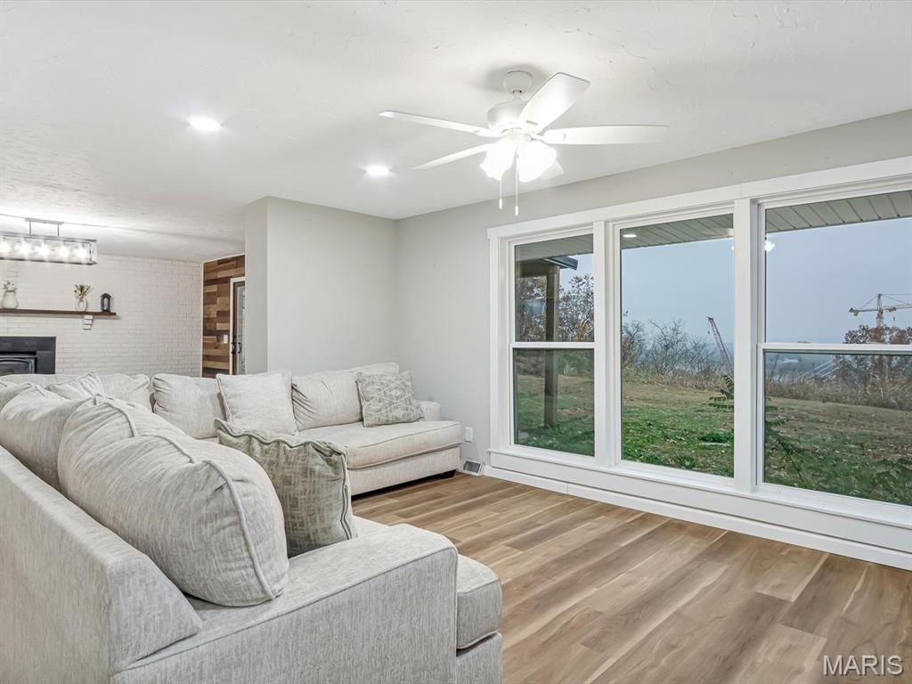 200 Rebecca Lane Chester, IL 62233 - Photo 8 of 29