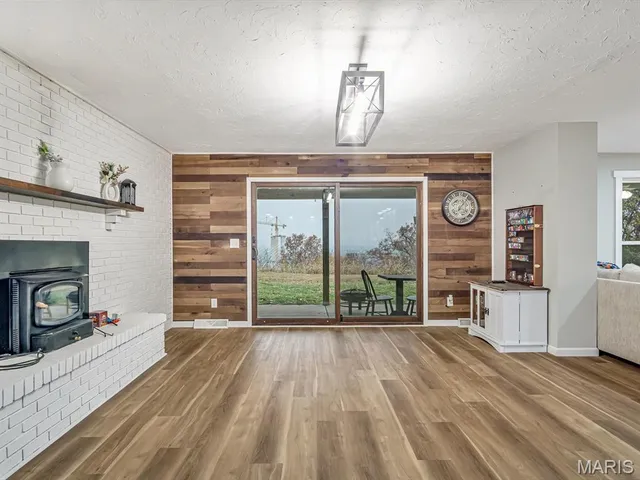 $389,000 | 200 Rebecca Lane, Chester, IL 62233