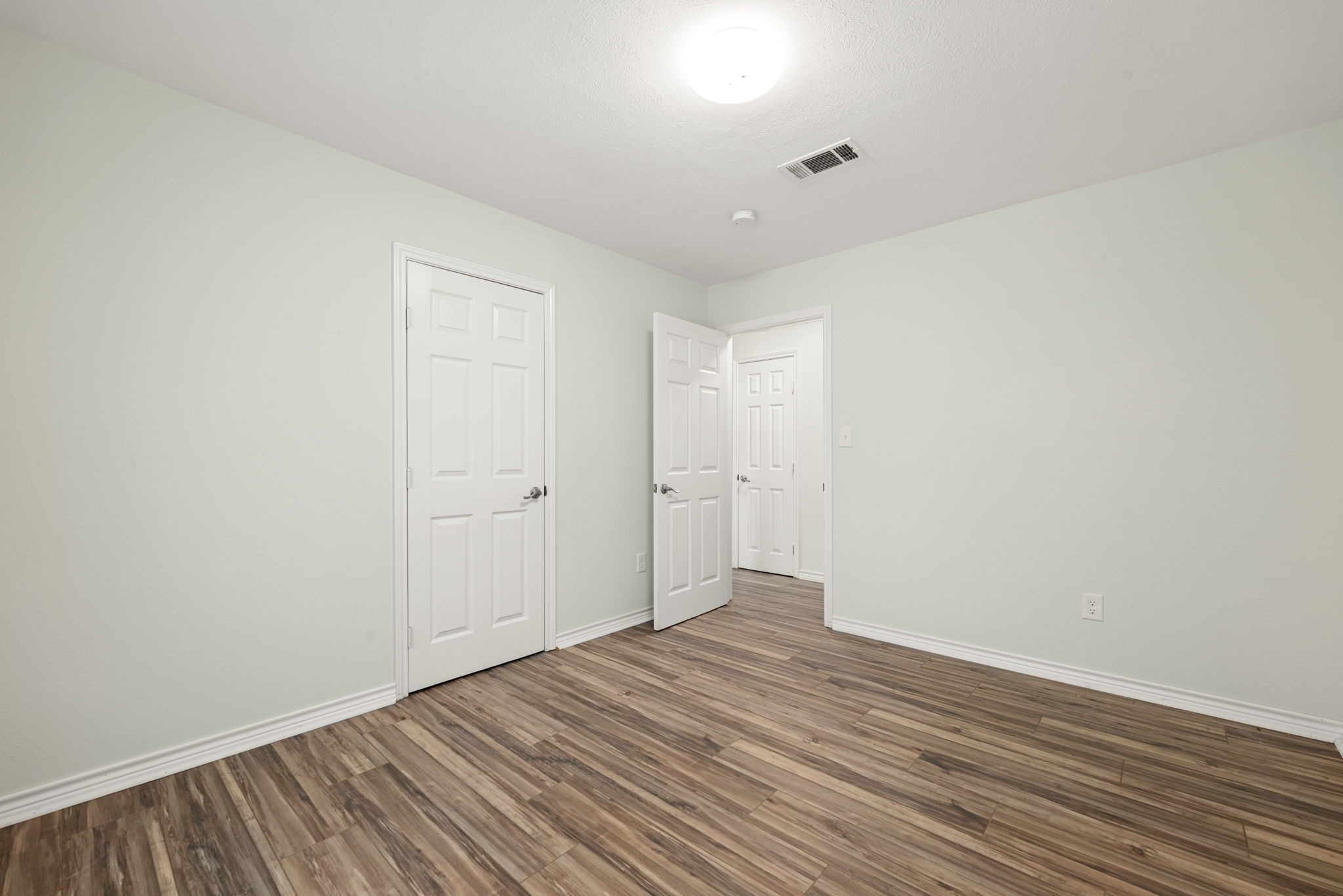 5127 Maple Street Bellaire, TX 77401 - Photo 12 of 20