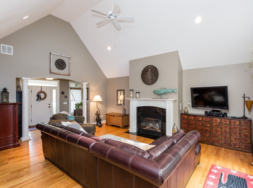 15 Peach Tree Road East Longmeadow, MA 01028 - Photo 14 of 29 Gallery Image 14