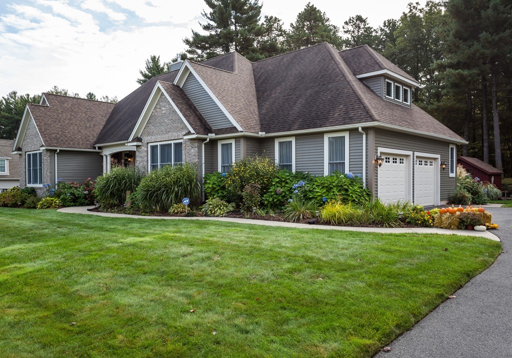15 Peach Tree Road East Longmeadow, MA 01028 - Photo 3 of 29 Gallery Image 3