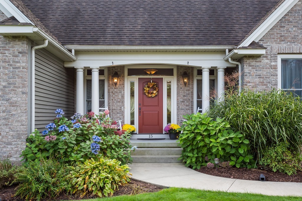 15 Peach Tree Road East Longmeadow, MA 01028 - Photo 4 of 29 Gallery Image 4