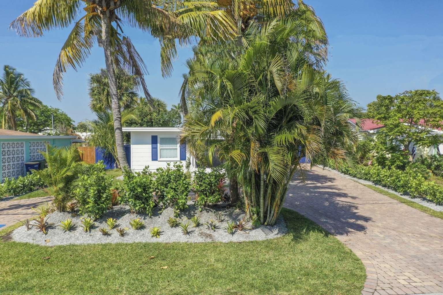 307 Granada Street Fort Pierce, FL 34949 - Photo 3 of 35 Photo 3