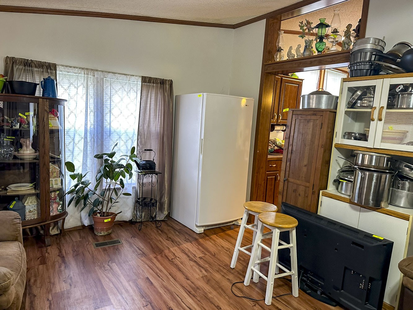 2641 Stanley Valley Road Surgoinsville, TN 37873 - Photo 10 of 26 a view of an entryway with wooden floor