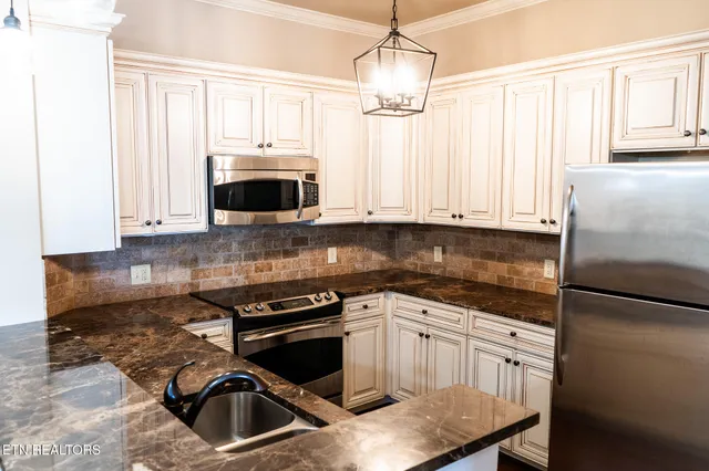 $2,195 | 445 West Blount Avenue, Unit 511, Knoxville, TN 37920