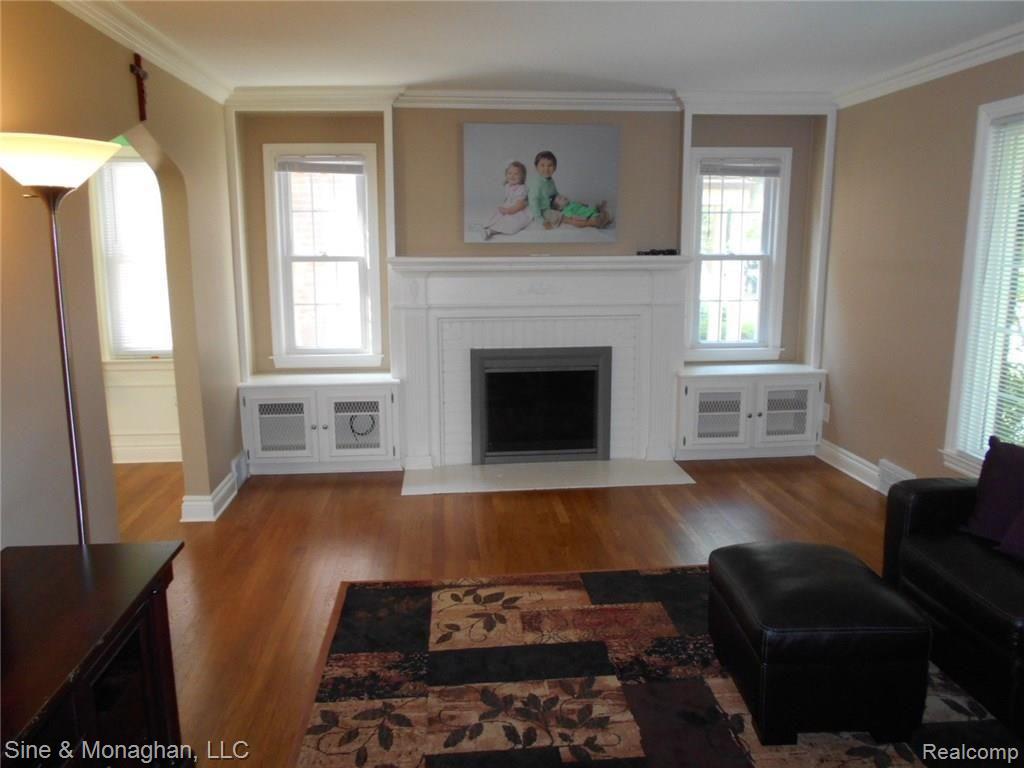 223 McMillan Road Grosse Pointe Farms, MI 48236 - Photo 2 of 39