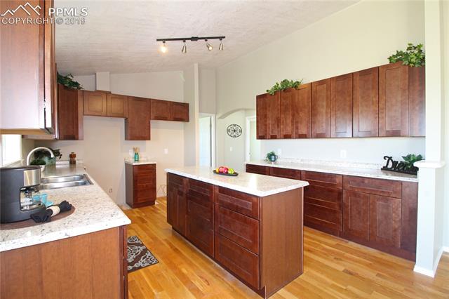 950 Houseman Road Colorado Springs, CO 80930 - Photo 9 of 29