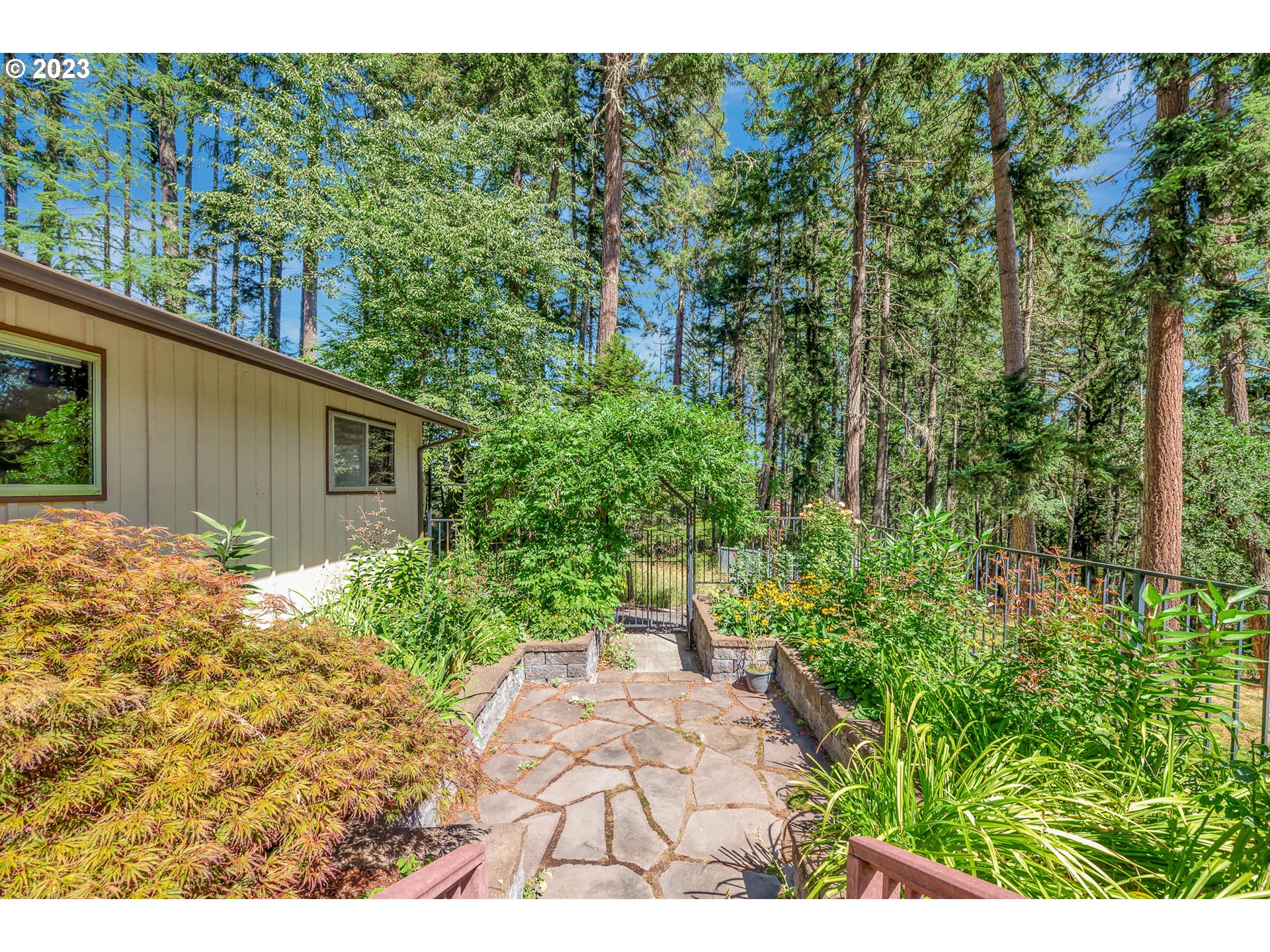 84848 Laughlin Road Eugene, OR 97405 - Photo 23 of 39 Garden