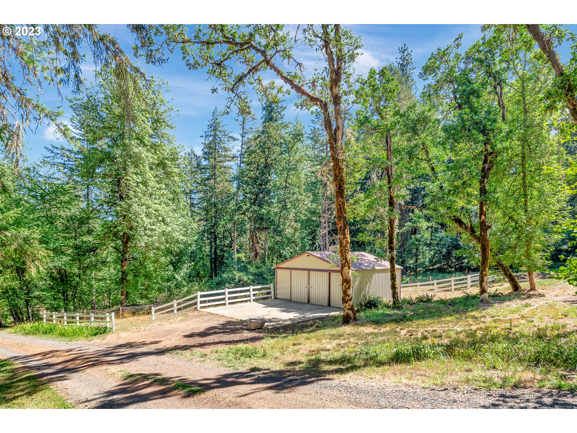 84848 Laughlin Road Eugene, OR 97405 - Photo 28 of 39 Barn