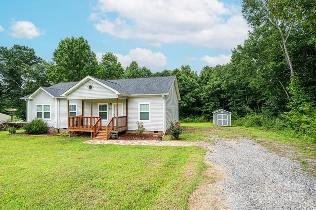 $275,000 | 163 Primrose Drive, Stony Point, NC 28678