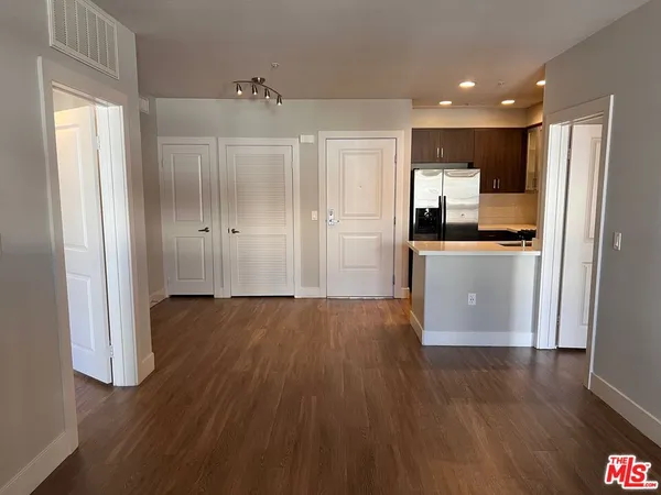 $5,395 | 1040 Glendon Avenue, Unit 3153, Los Angeles, CA 90024