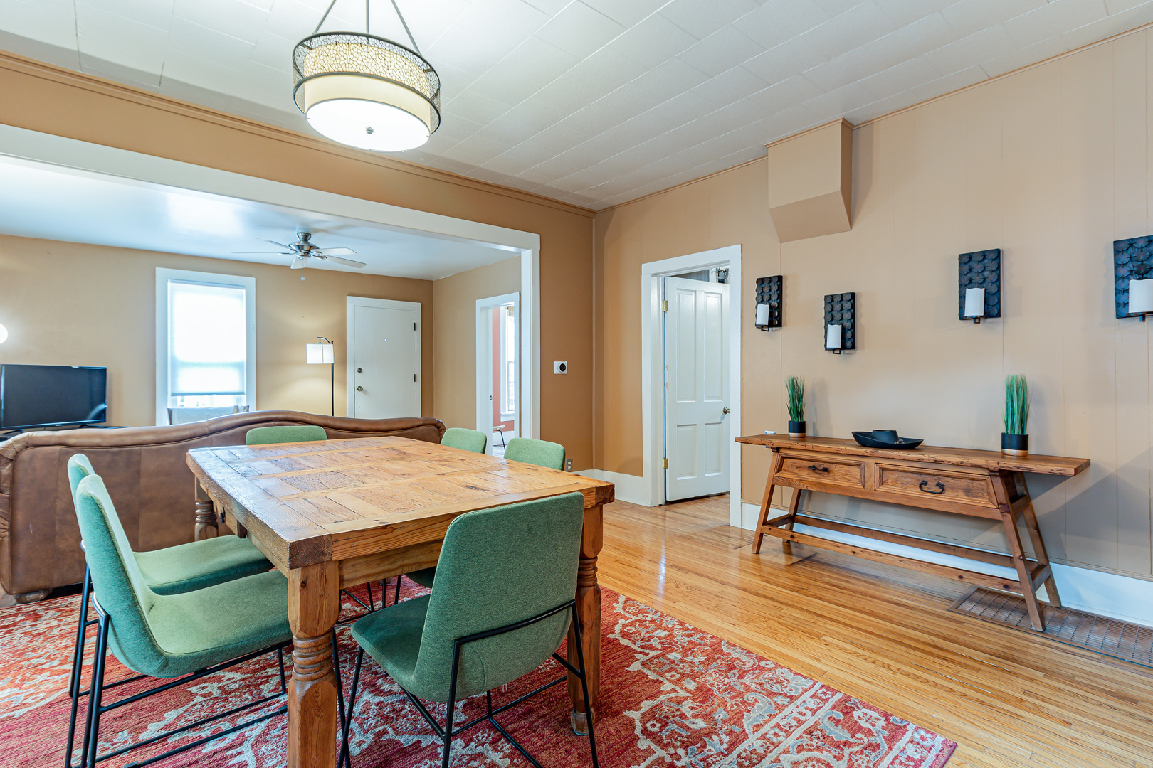 506 South Webber Street Urbana, IL 61801 - Photo 8 of 27 a view of a dining room with furniture