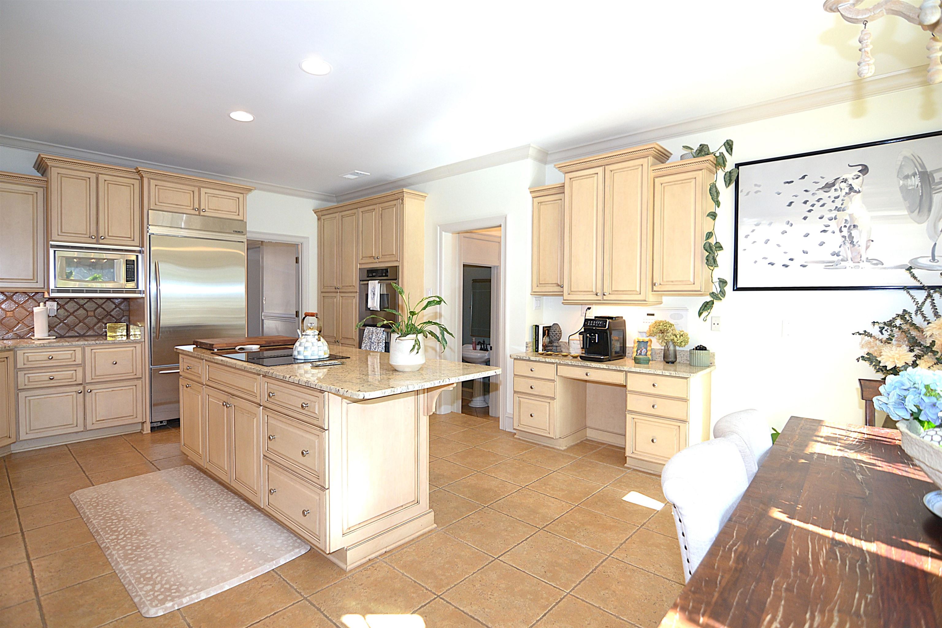 8723 Windrush Memphis, TN 38125 - Photo 13 of 40